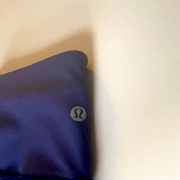 Lululemon Minimalist Tight (Full-On Luxtreme) - Picture 5 of 6